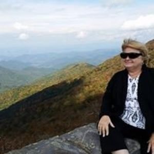 Meet your Posher, Carolyn